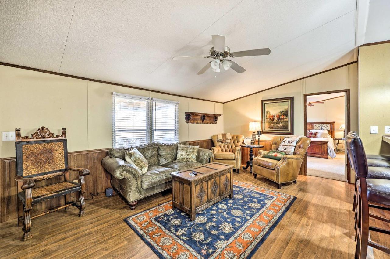 Ozark Mountain Cabin Rental On 300-Acre Ranch Exterior photo