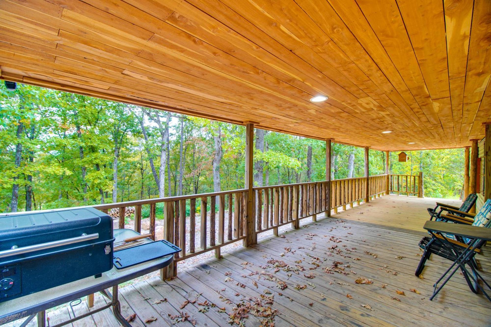 Ozark Mountain Cabin Rental On 300-Acre Ranch Exterior photo
