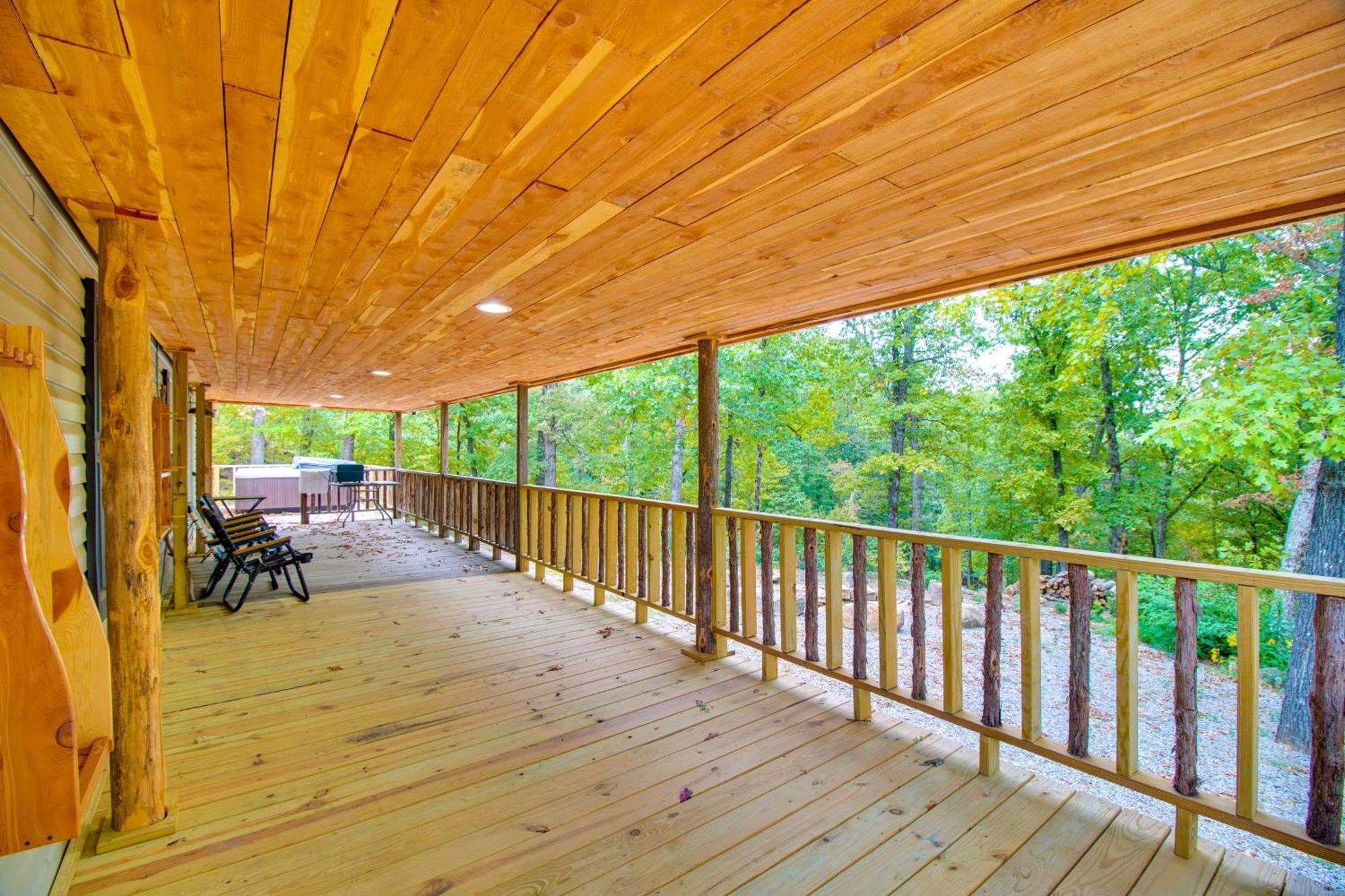 Ozark Mountain Cabin Rental On 300-Acre Ranch Exterior photo