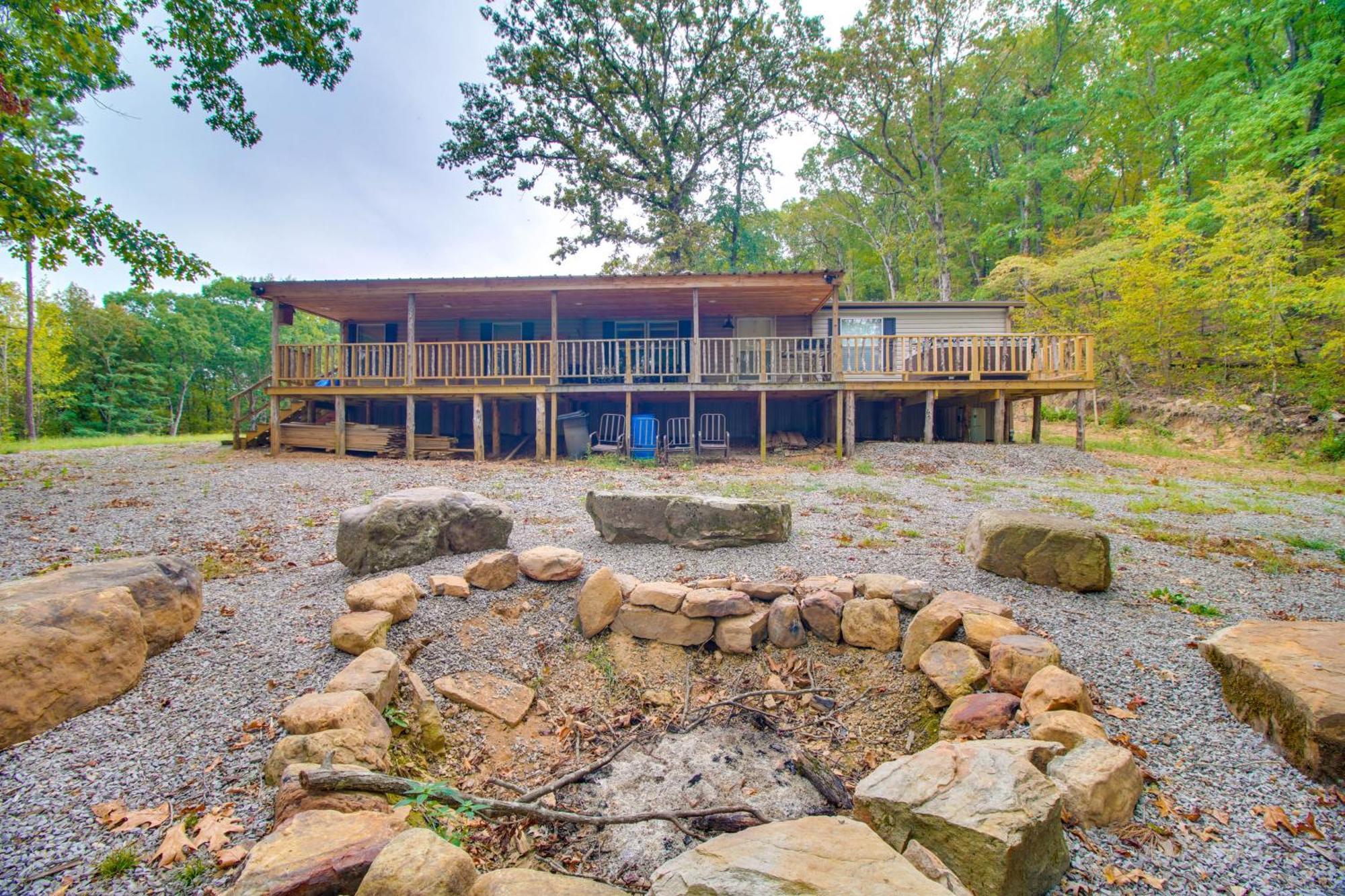 Ozark Mountain Cabin Rental On 300-Acre Ranch Exterior photo